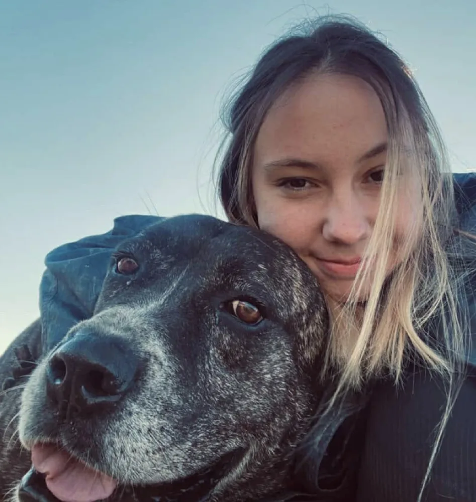Vrijwilliger met hond